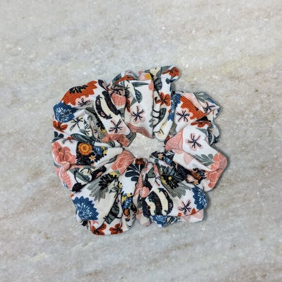 Corduroy scrunchie size large floral pastel colors hand crafted - Picture 3 of 6